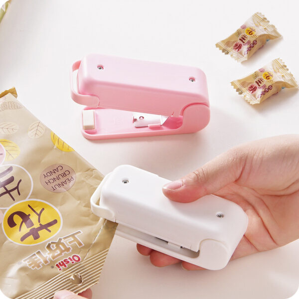 Mini Sealer Home Heat Bag Plastic Food Snacks Bag Sealing Machine Food Packaging Kitchen Storage Bag Clips (random Color)